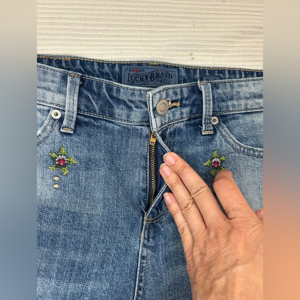 Lucky Brand Ava Skinny Embroidered Denim Women Shorts - Picture 6 of 12